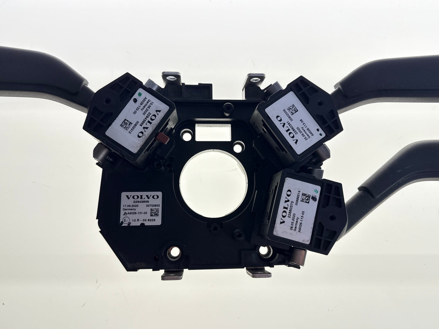 Volvon ohjauslevy 22943669