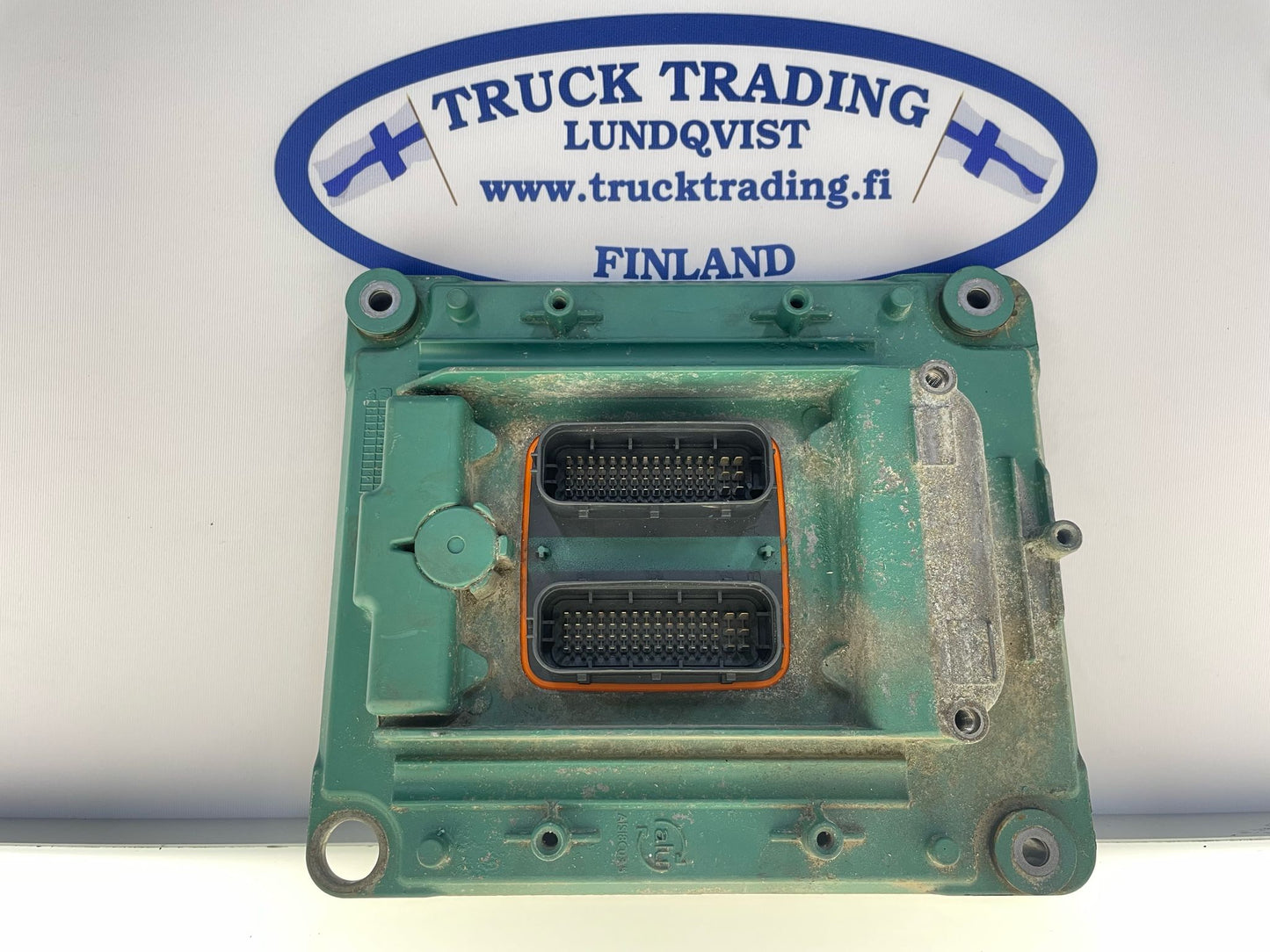 ENGINE ECU VOLVO 21900545
