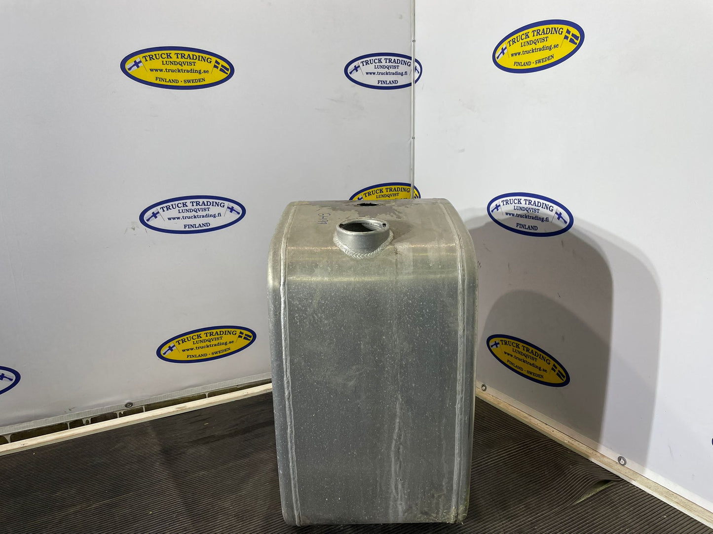 Volvo Fuel Tank 22175917