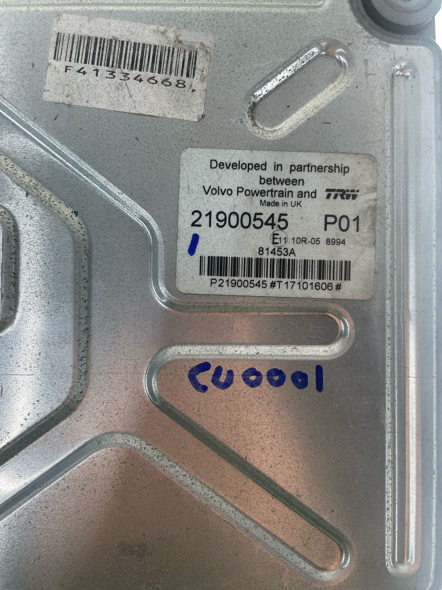 ENGINE ECU VOLVO 21900545