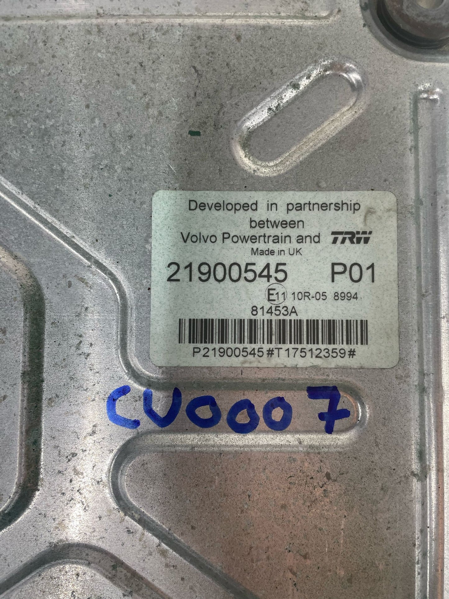 ENGINE ECU VOLVO 21900545