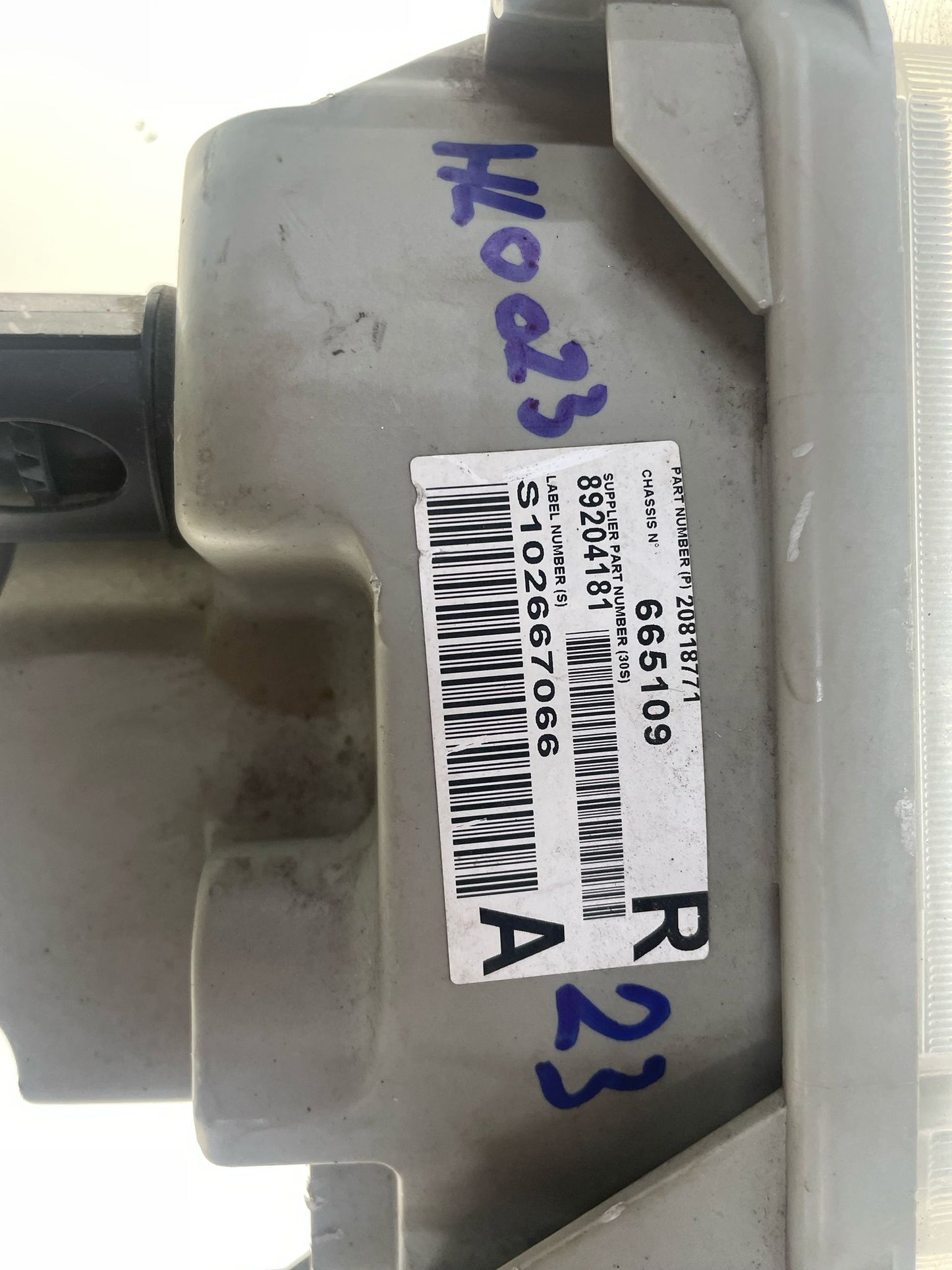 Volvo Headlight 20818771