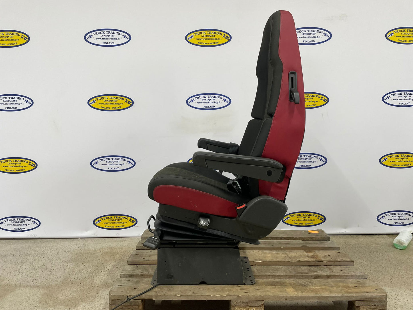 Volvo FH Turnable Passenger Seat