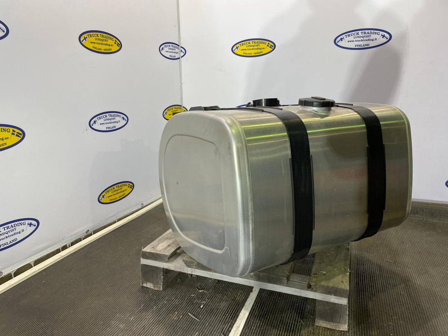 Volvo Fuel Tank 255 Liter 21516469 21714565