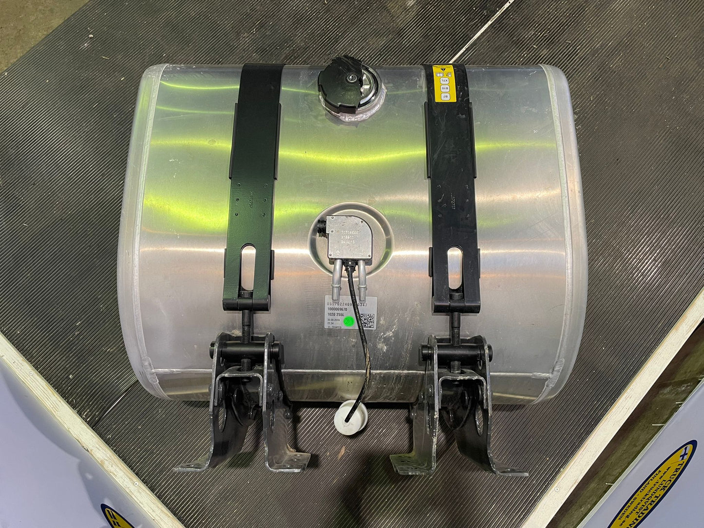 Volvo Fuel Tank 255 Liter 21516469 21714565