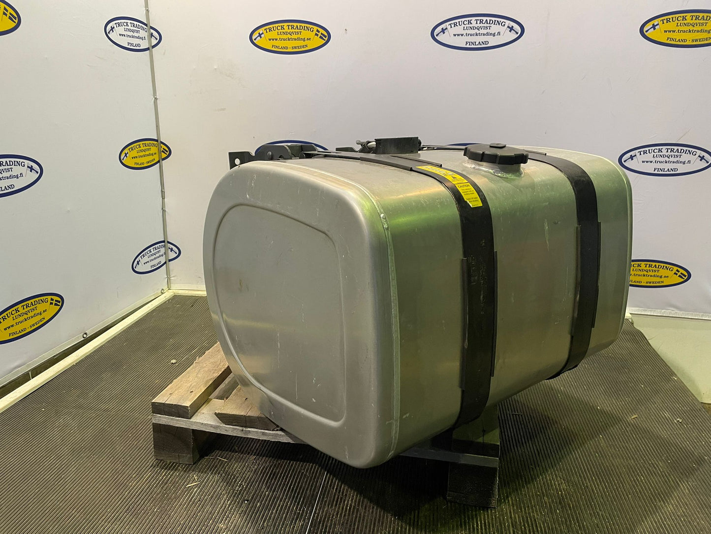 Volvo Fuel Tank 255 Liter 21516469 21714565