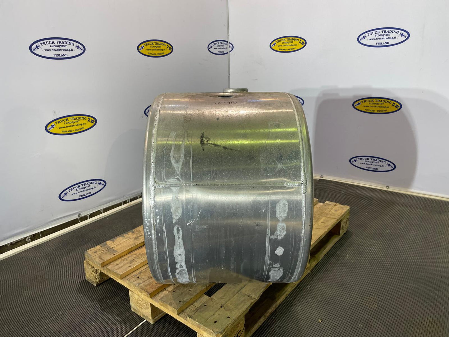 Volvo 170-210L Fuel Tank 21516443