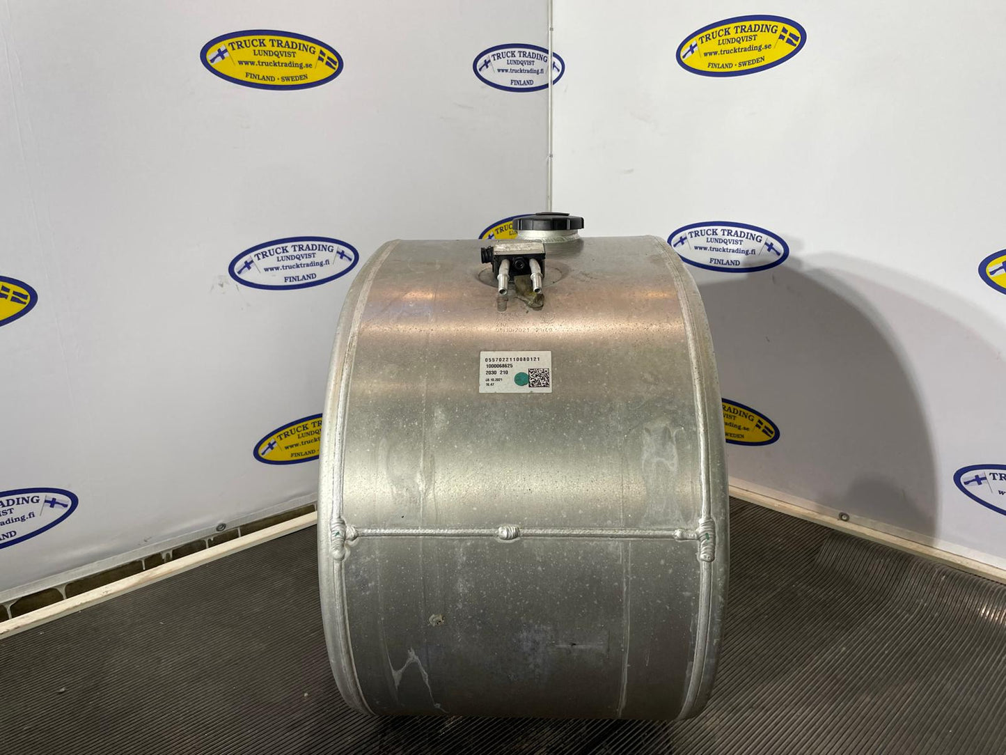 Volvo 210L Fuel Tank 21516443