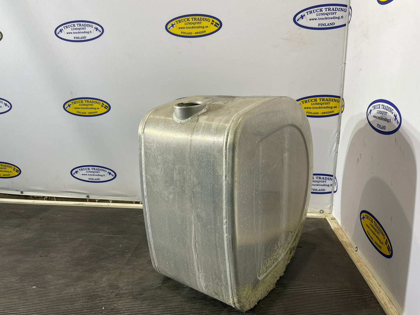 Volvo Fuel Tank 22175917