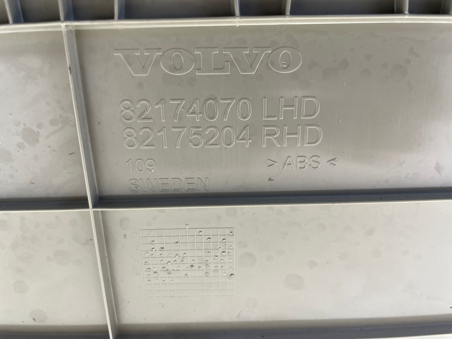 Volvo Fridge 82174070