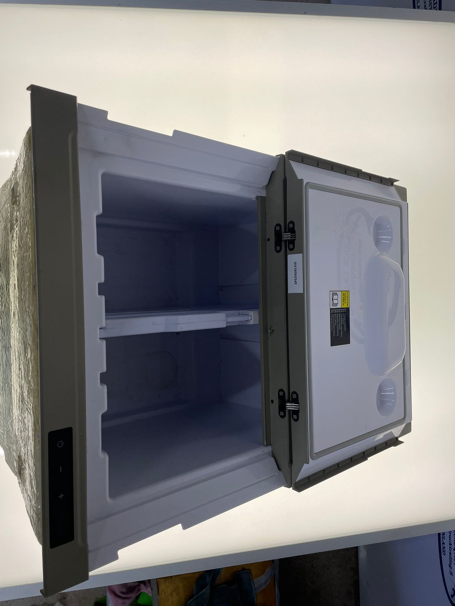 Volvo Fridge 82174070
