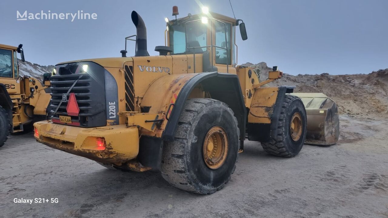 Volvo L220E wheel loader