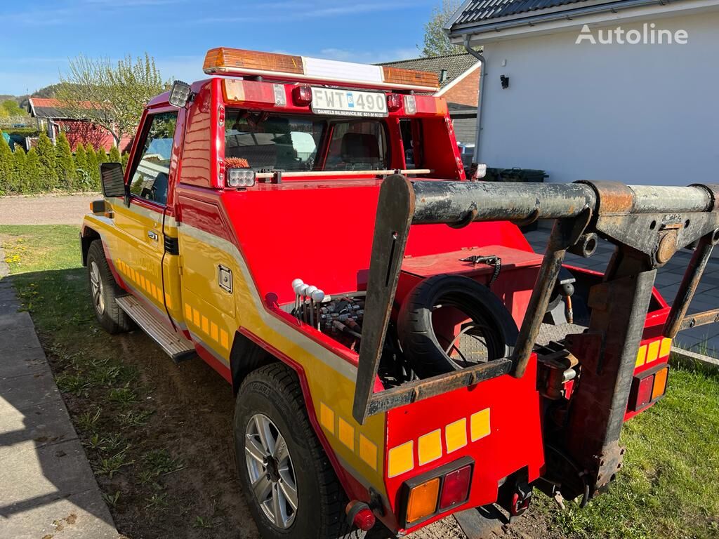 Toyota LAND CRUISER 70 P