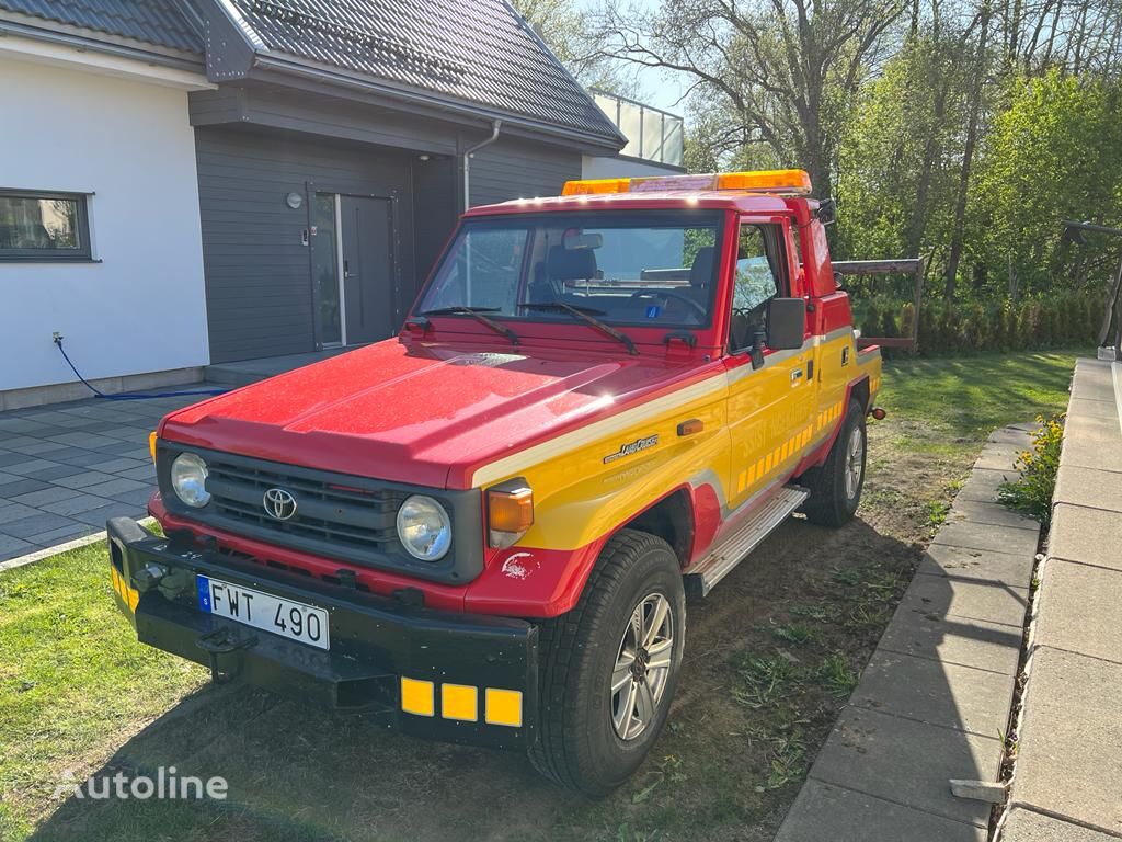 Toyota LAND CRUISER 70 P