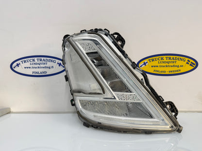 Volvo Headlight Right LHT 24056449
