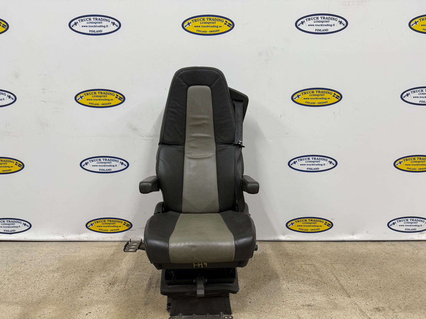 Volvo FH 4-5 -kuljettaja 