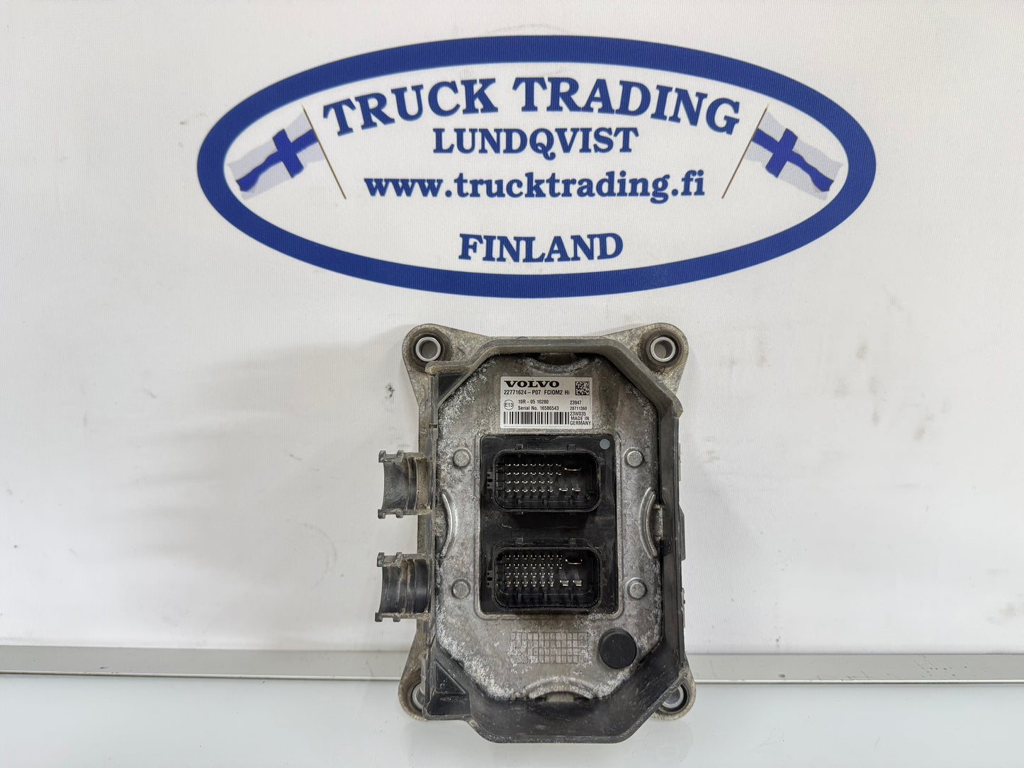 Volvo FCIOM 22771624 genuine OEM Front Chassis Interface Output Module