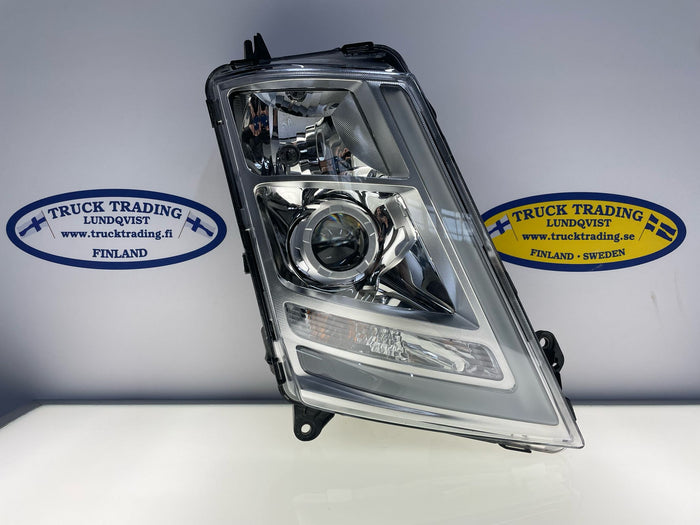 Volvo FH4 ​​Oikea ajovalo 21221135 