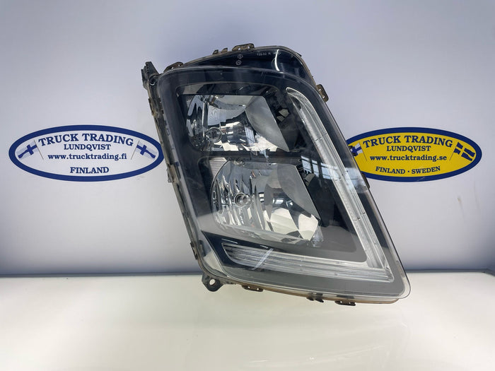 Volvo FH4 Right Headlight 22239057