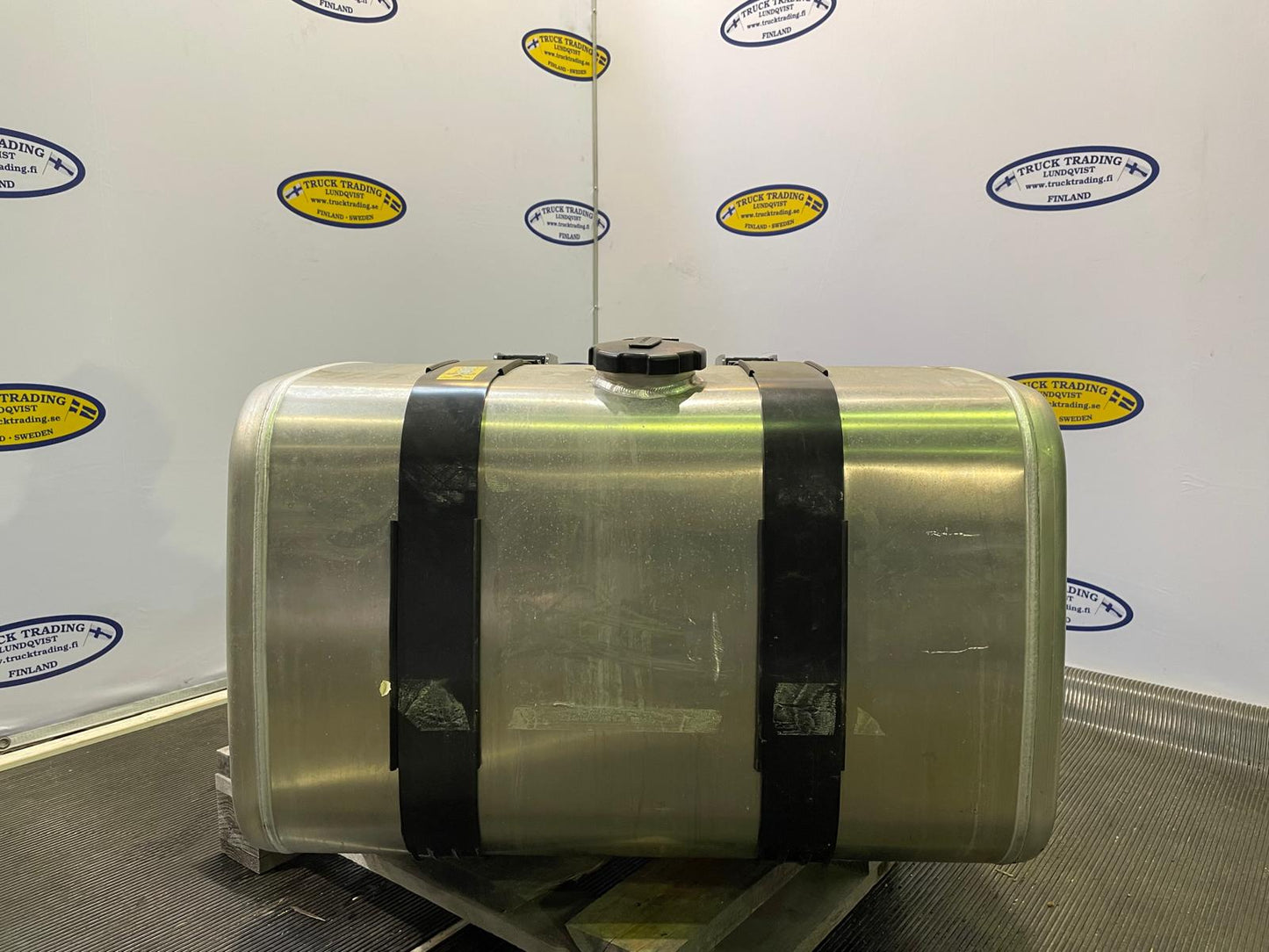 Volvo Fuel Tank 255 Liter 21516469