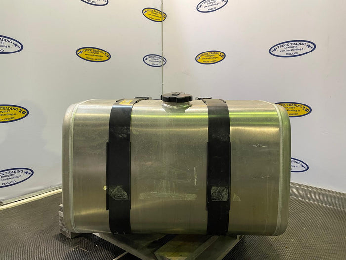 Volvon polttoainesäiliö 255 litraa 21516469 