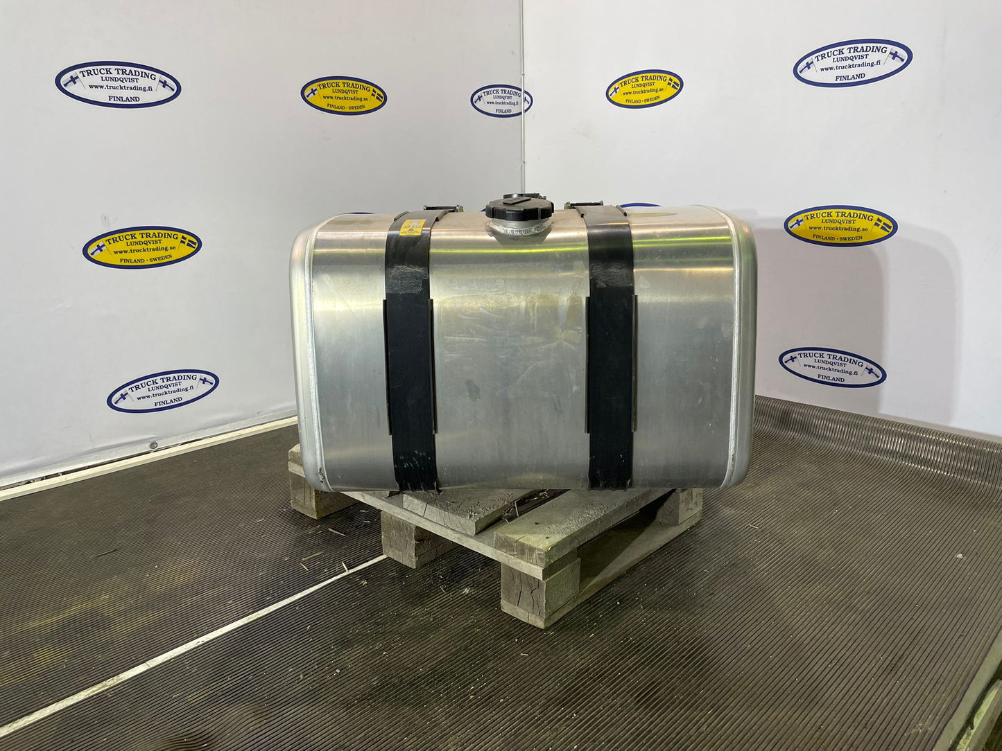 Volvo Fuel Tank 255 Liter 21516469 21714565