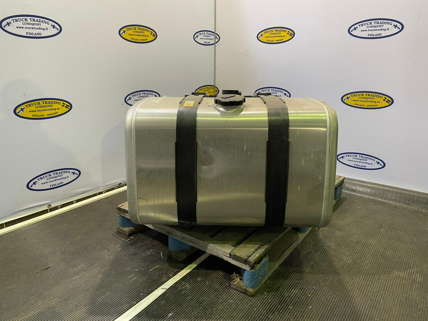 Volvo Fuel Tank 255 Liter 21516469 21714565