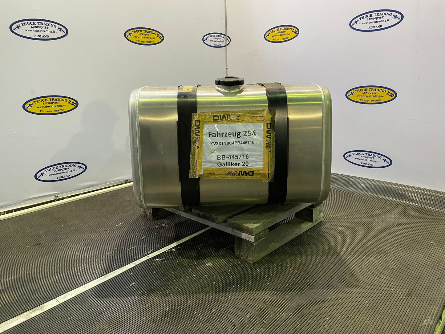 Volvo Fuel Tank 255 Liter 21516469 21714565