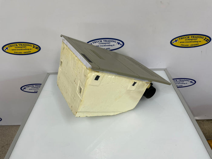 Volvon jääkaappi FH 82174070