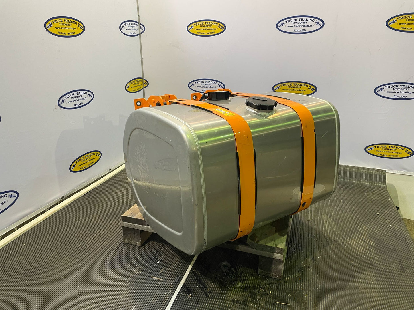 Volvo Fuel Tank 255 Liter 21516469