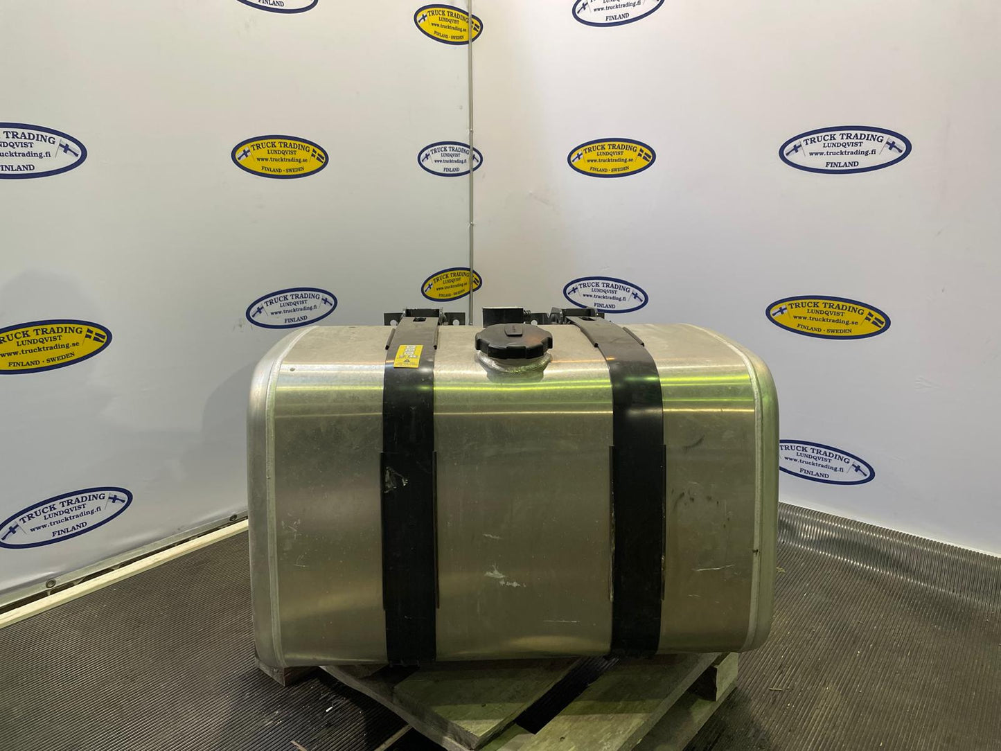 Volvo Fuel Tank 255 Liter 21516469