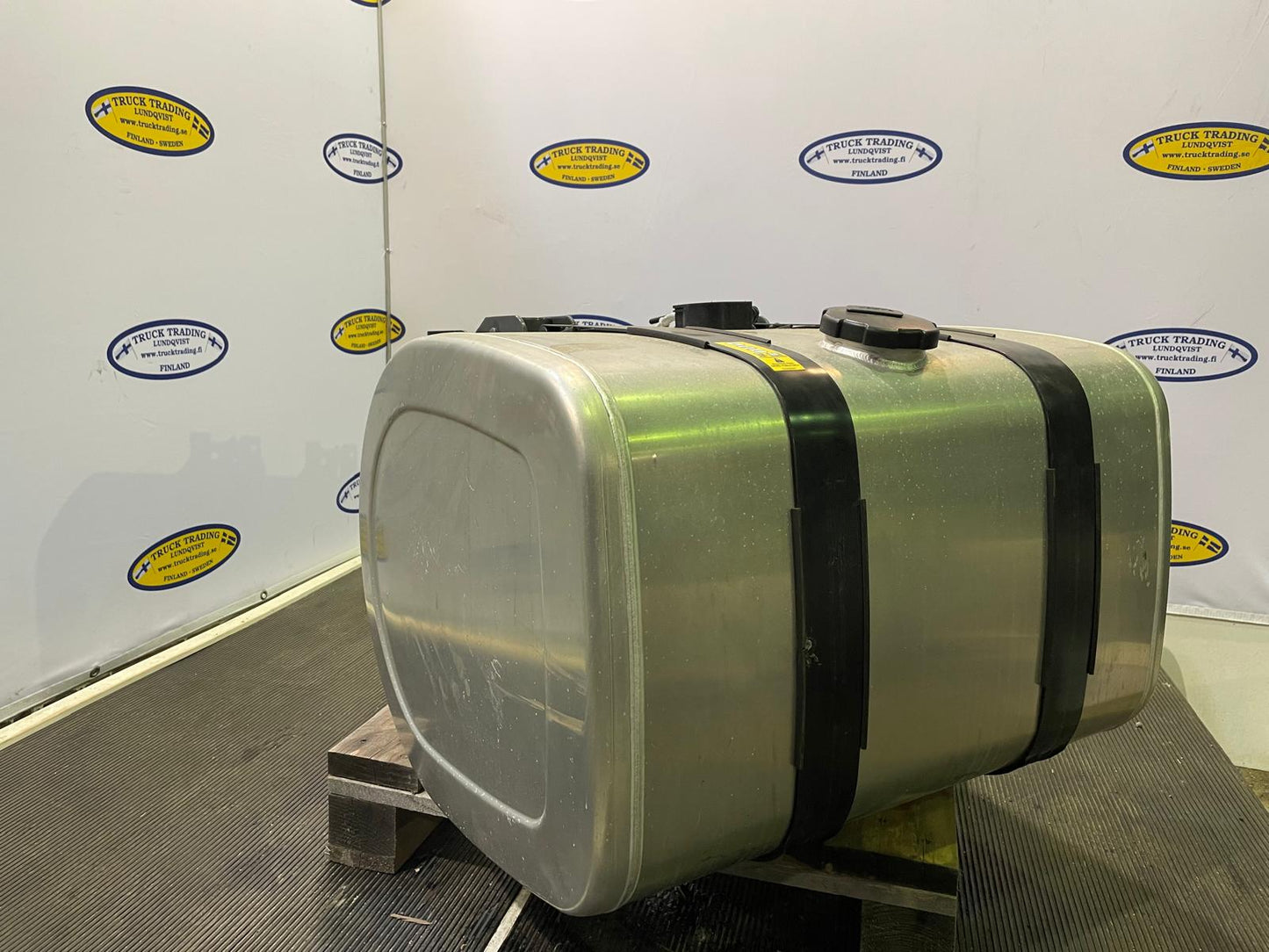 Volvo Fuel Tank 255 Liter 21516469