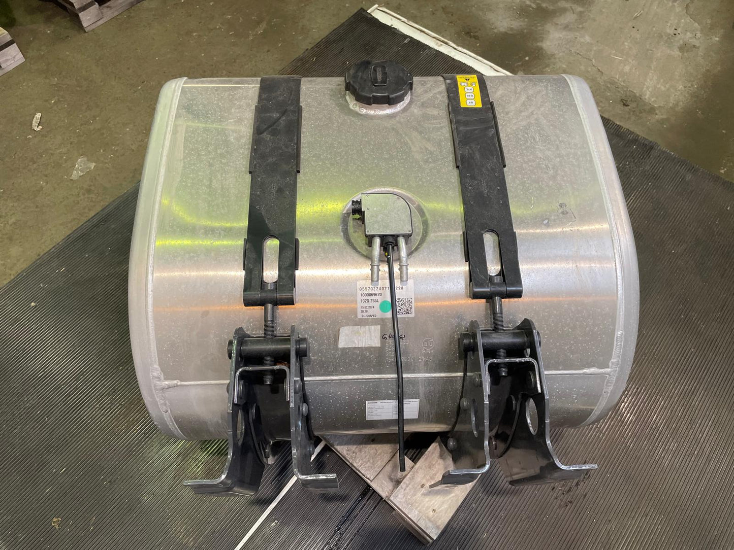Volvo Fuel Tank 255 Liter 21516469