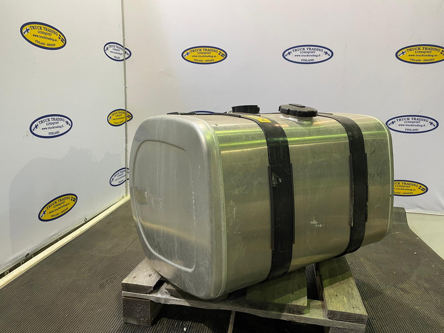 Volvo Fuel Tank 255 Liter 21516469