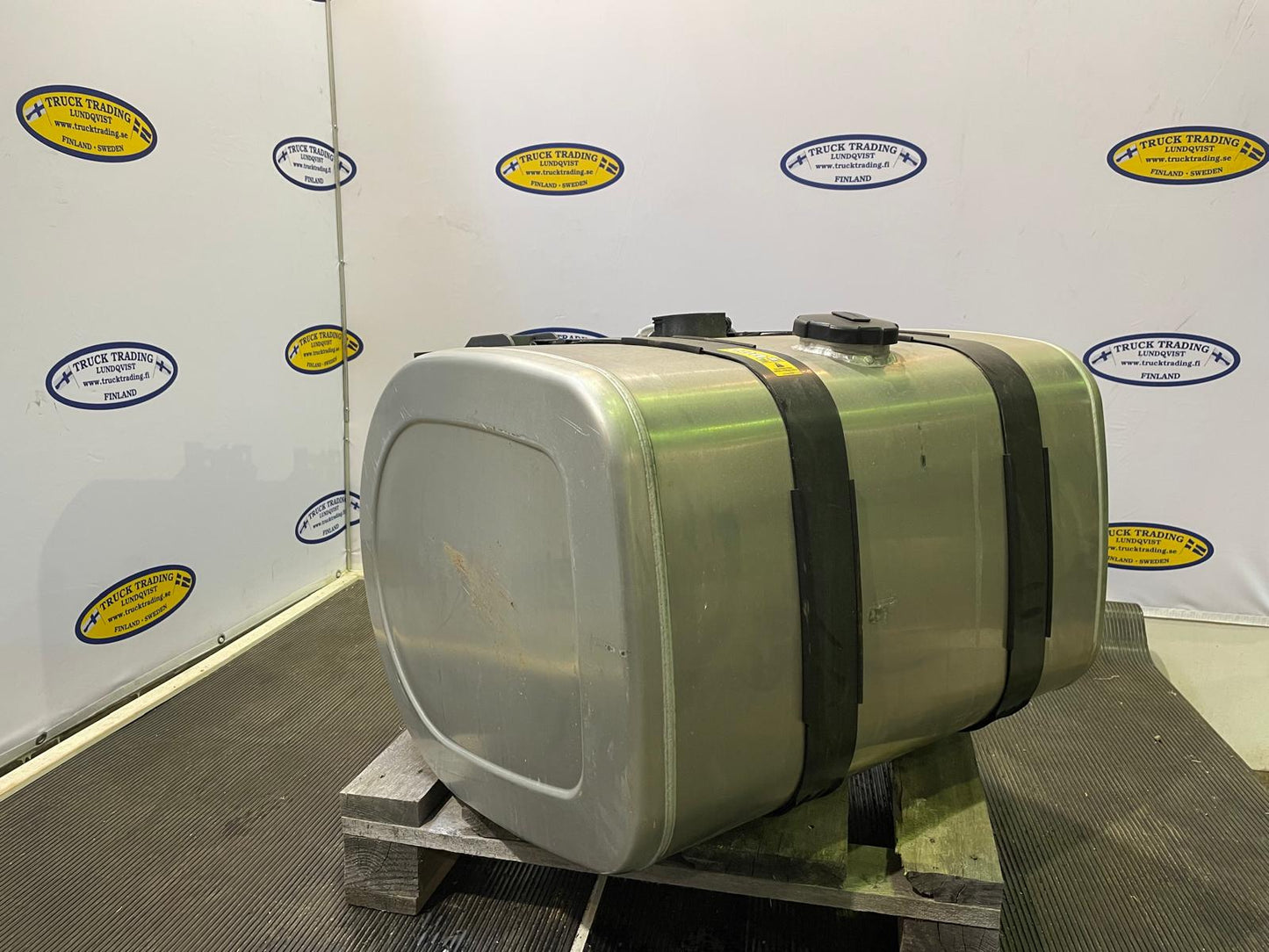 Volvo Fuel Tank 255 Liter 21516469