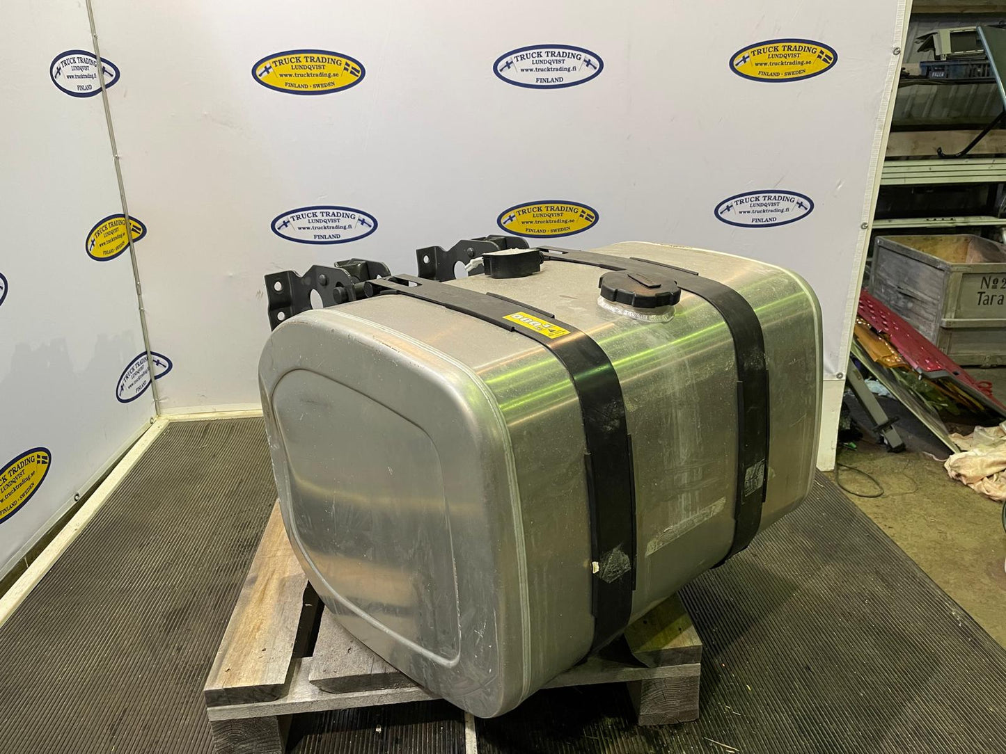 Volvo Fuel Tank 255 Liter 21516469