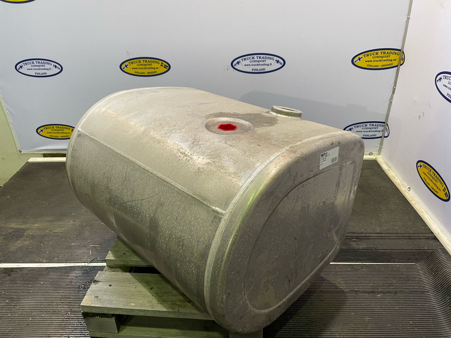 Volvo Fuel Tank 250L 20504486