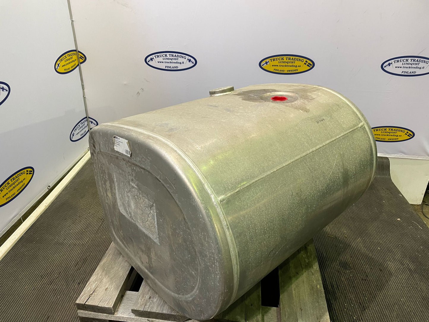 Volvo Fuel Tank 250L 20504486