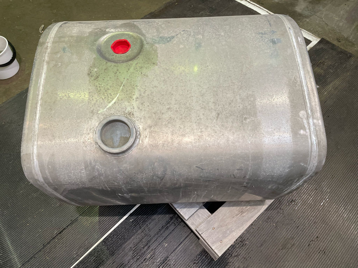 Volvo Fuel Tank 250L 20504486