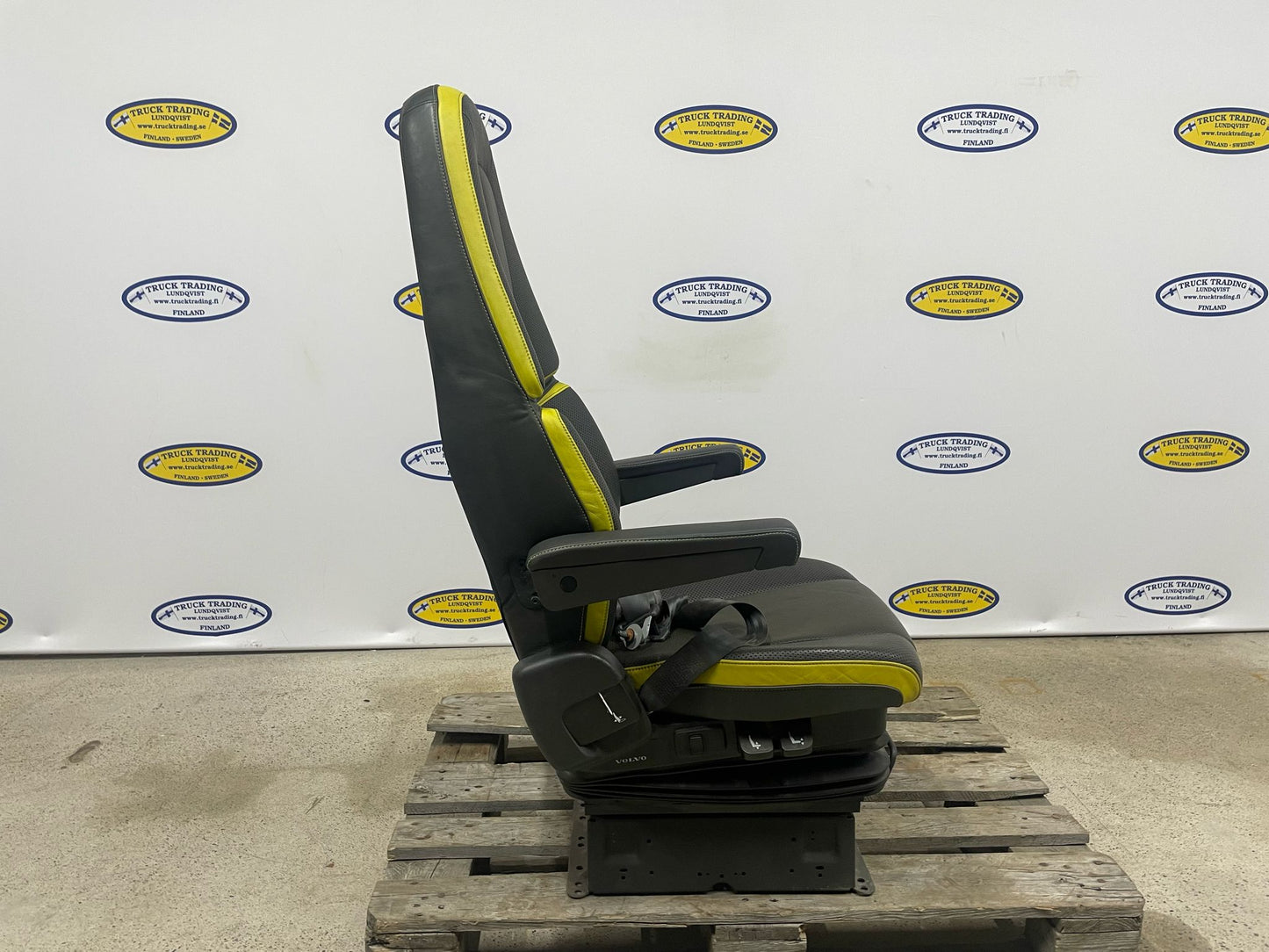 Volvo FH16 Passenger Seat
