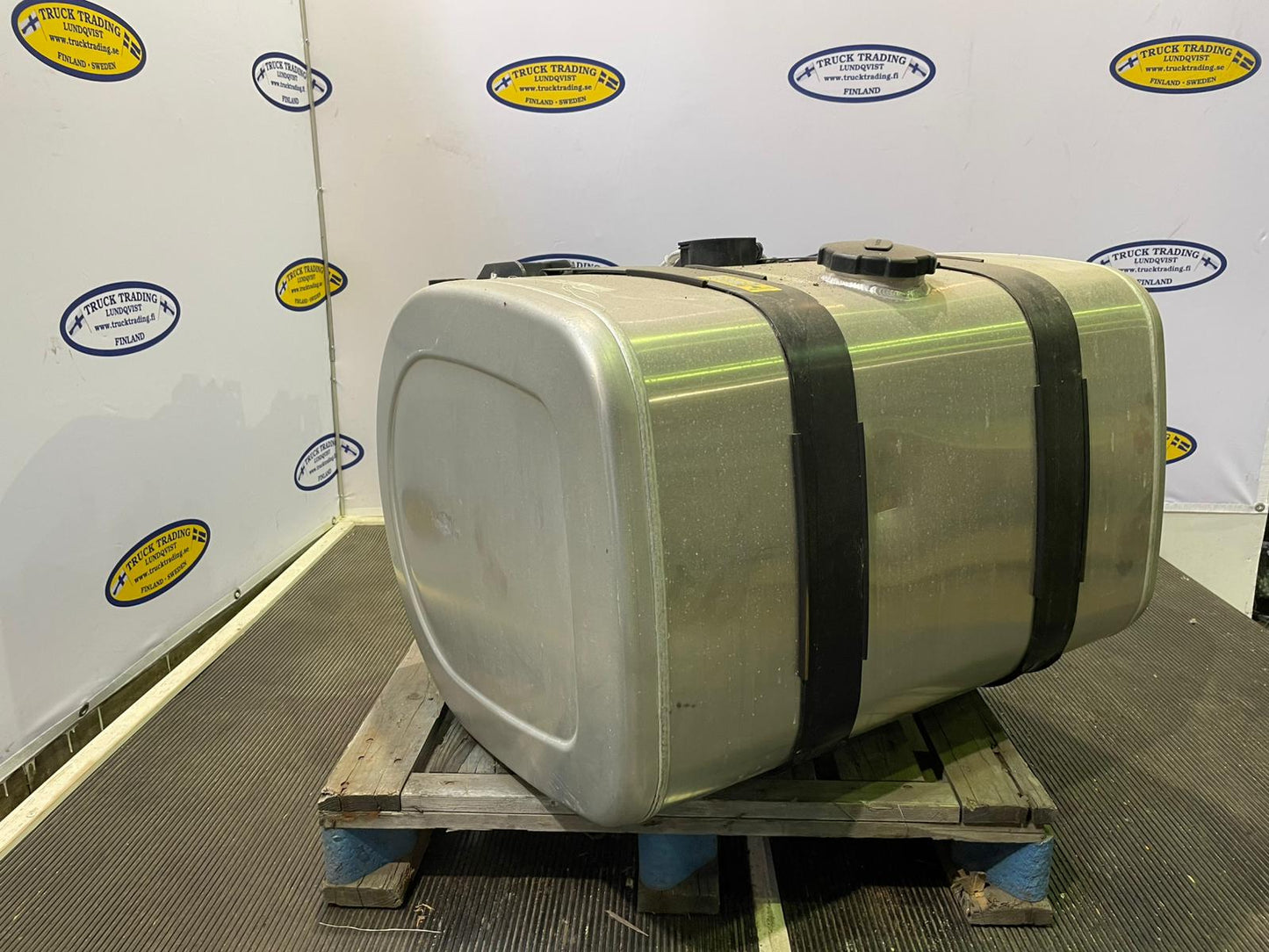 Volvo Fuel Tank 255 Liter 21516469 21714565