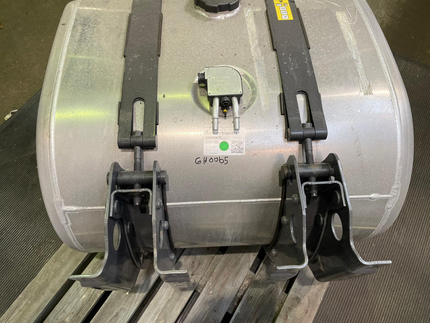 Volvo Fuel Tank 255 Liter 21516469 21714565