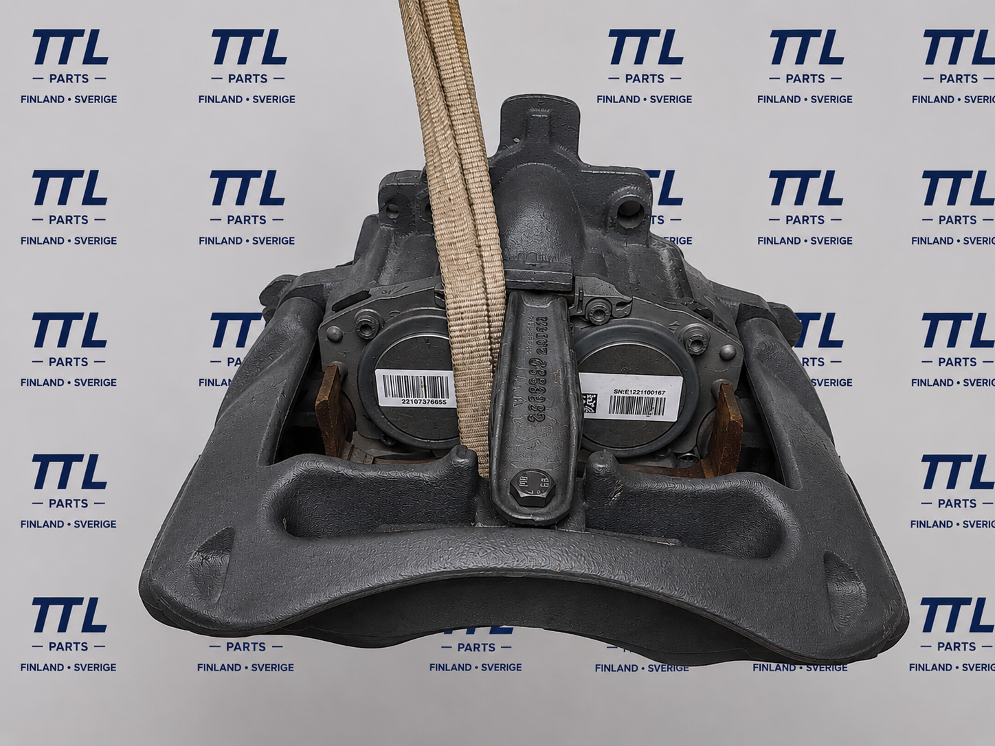 Volvo Right Brake Caliper 23908170 dismantled from a new axle shown in the last picture