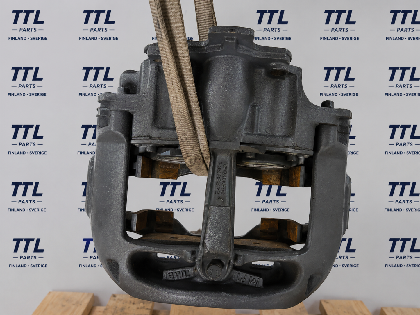 Volvo Right Brake Caliper 23908170 genuine OEM dismantled from new axle